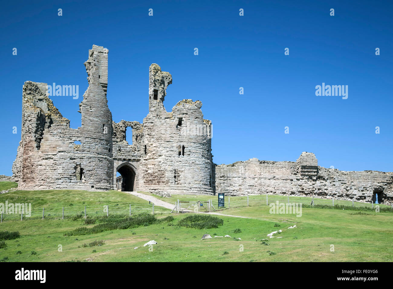 Dunstanburgh Castle, England, Vereinigtes Königreich Stockfoto