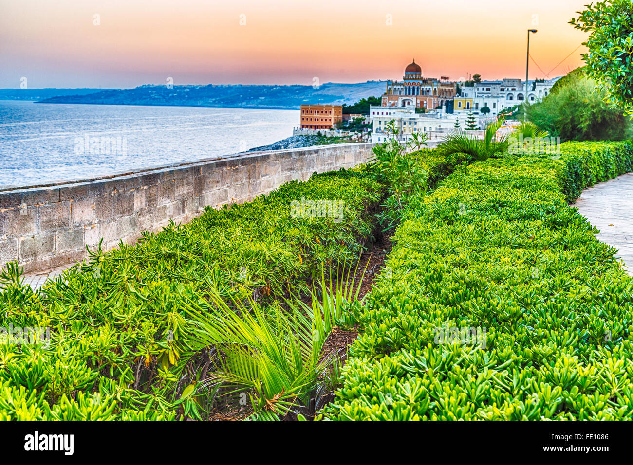 Stadt an der Küste der Halbinsel Salento in Italien Stockfoto