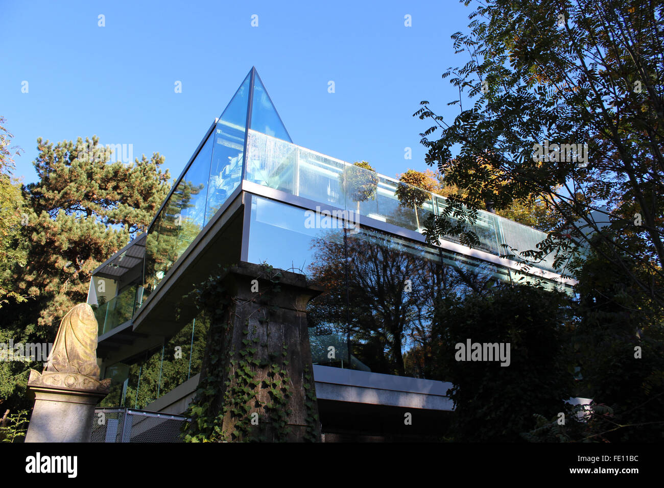 Haus in Highgate Cemerery Stockfoto