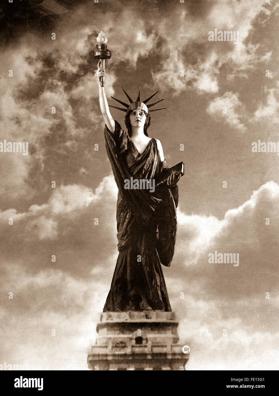 Freiheitsstatue Liberty Modell für Liberty Bonds.  Aus einem Foto von Miss Francis Fairchild, ein 1918 New York Debütantin Stockfoto