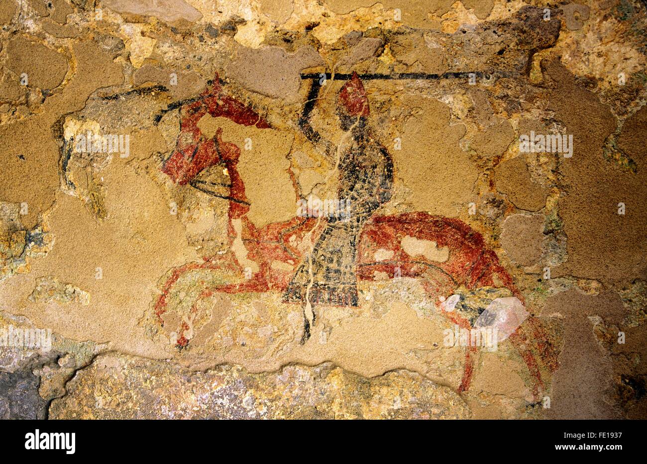 Fresken Sie-Detail. Mittelalterliche berittene Soldaten mit Speer und Kettenhemd. 13. C. Karmeliter Kloster, Clare Island, County Mayo, Irland Stockfoto