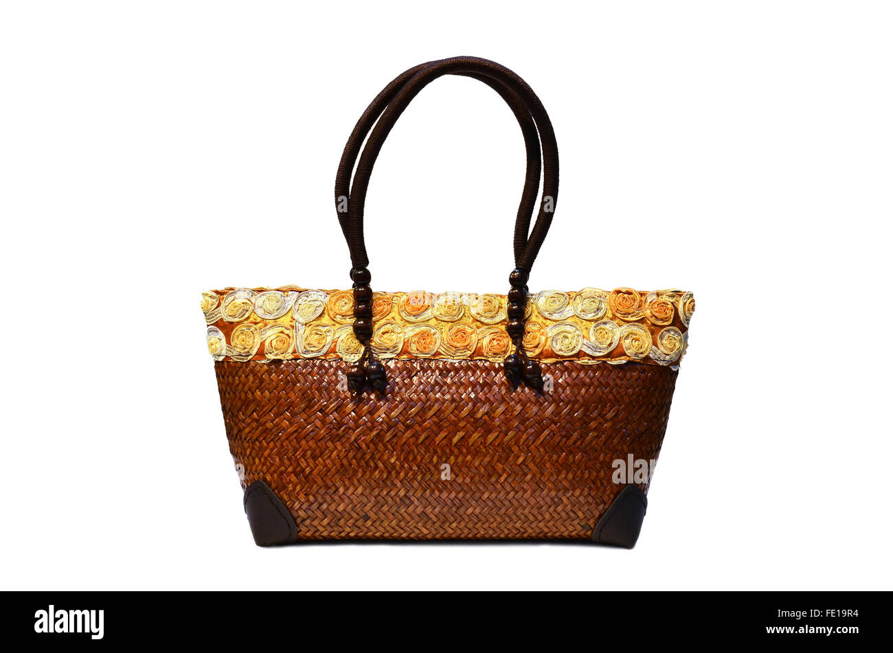 Bambus geflochtenen Tasche auf weißem Hintergrund Stockfoto