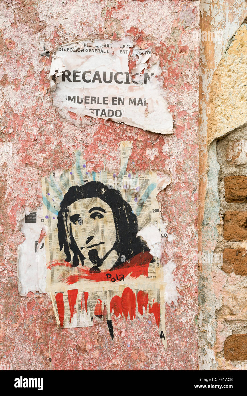 Graffiti-Kunst auf bröckelnde Mauer, Oaxaca City, Oaxaca, Mexiko Stockfoto