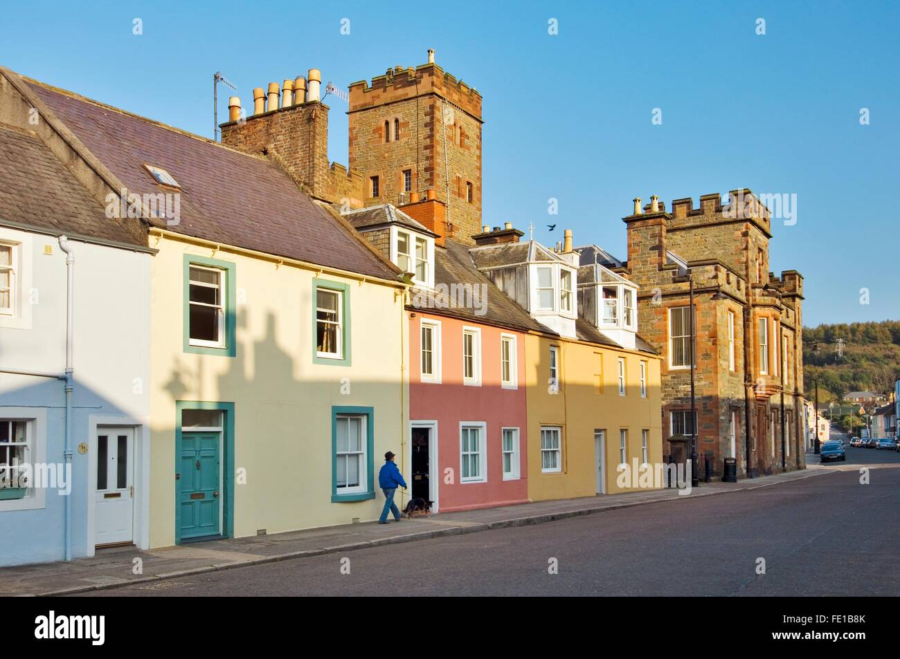 Die High Street und alten Gefängnis in der alten Stadt von Kirkcudbright, Dumfries und Galloway Region, Schottland Stockfoto