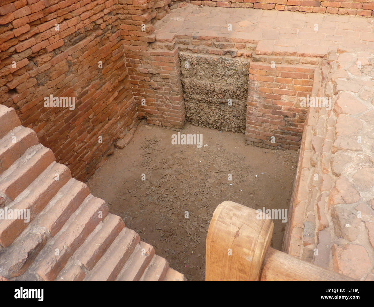 Ausgegrabenen Ruinen von Universität von Nalanda oder Nalanda Mahavihara, einem großen buddhistischen Kloster Stockfoto