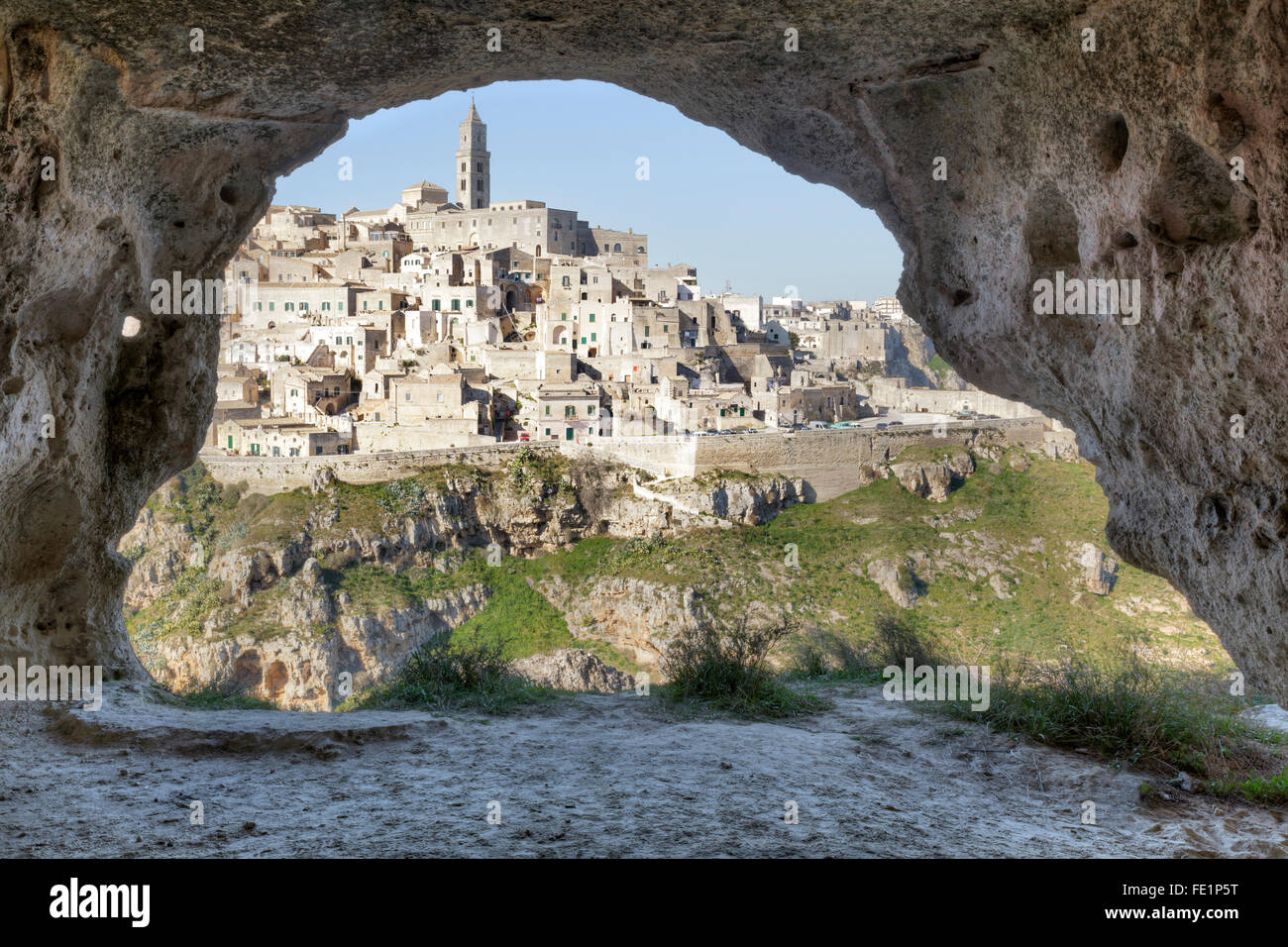 Matera betrachtet eine der Höhlen in der Murgia National Park, Matera, Basilikata, Italien Stockfoto