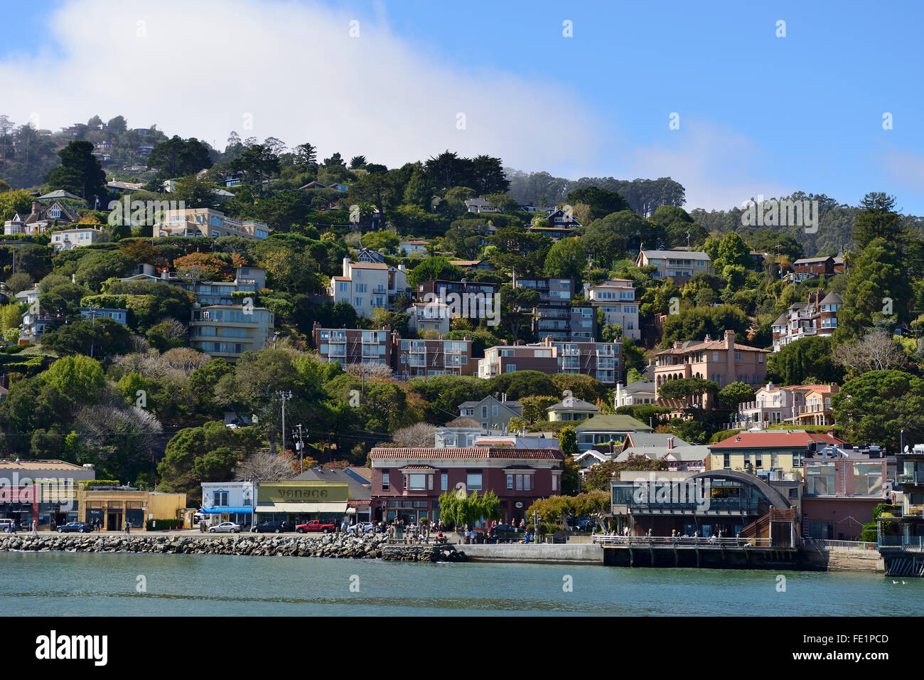 Blick auf die Uferpromenade in Sausalito in Richardson Bay, Kalifornien, USA Stockfoto