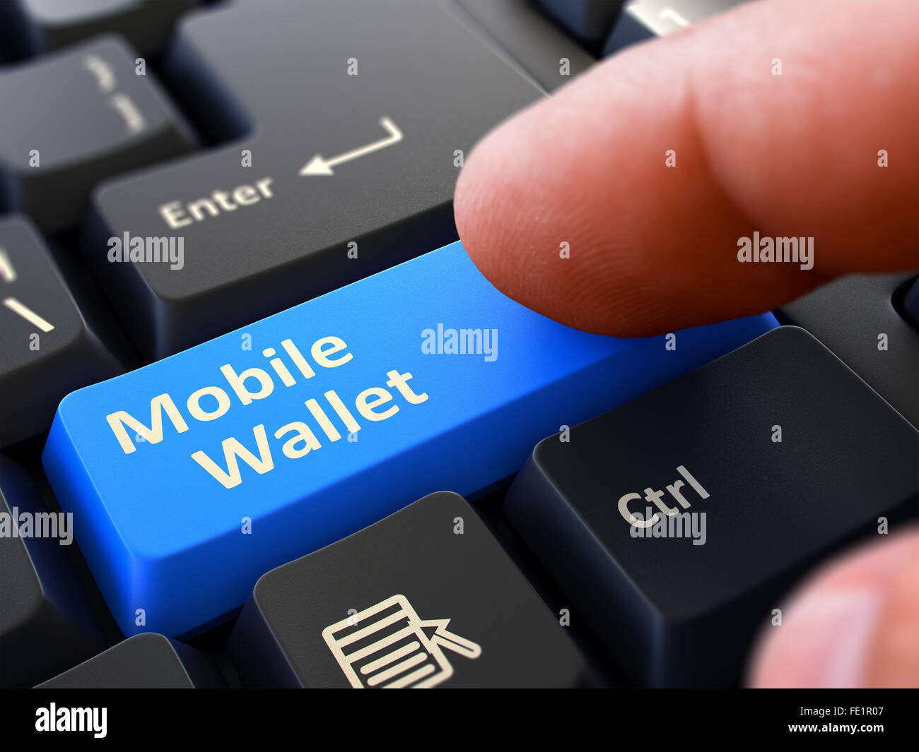 Finger drückt blau Tastatur Taste Mobile Geldbörse. Stockfoto