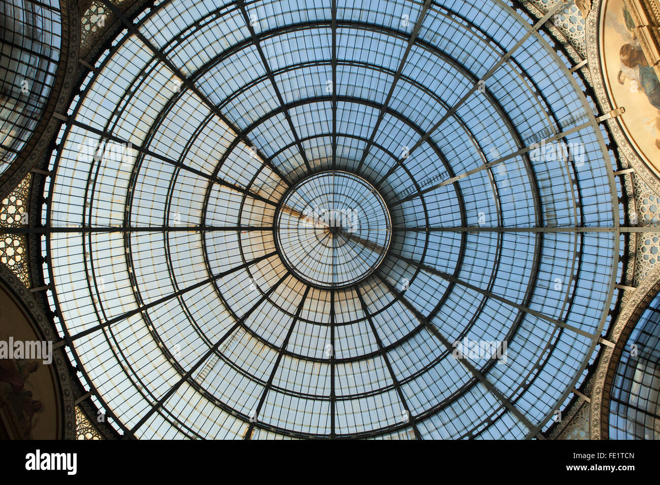 Glaskuppel des die Galleria Vittorio Emanuele II in Mailand, Lombardei, Italien. Stockfoto