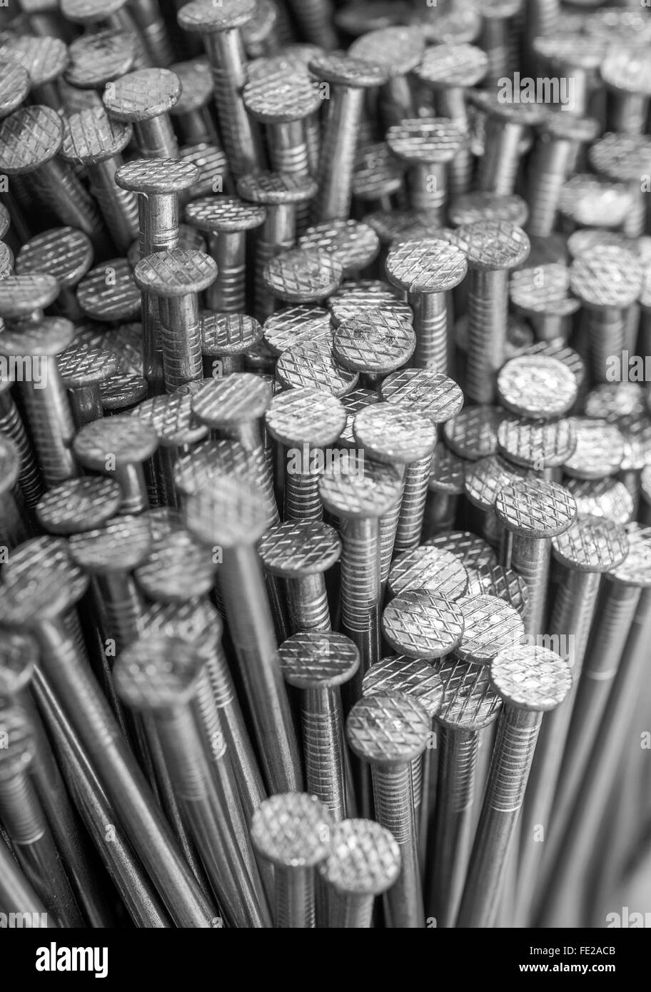 Full-Frame-Hintergrund zeigt viele metallische Nägel Stockfoto