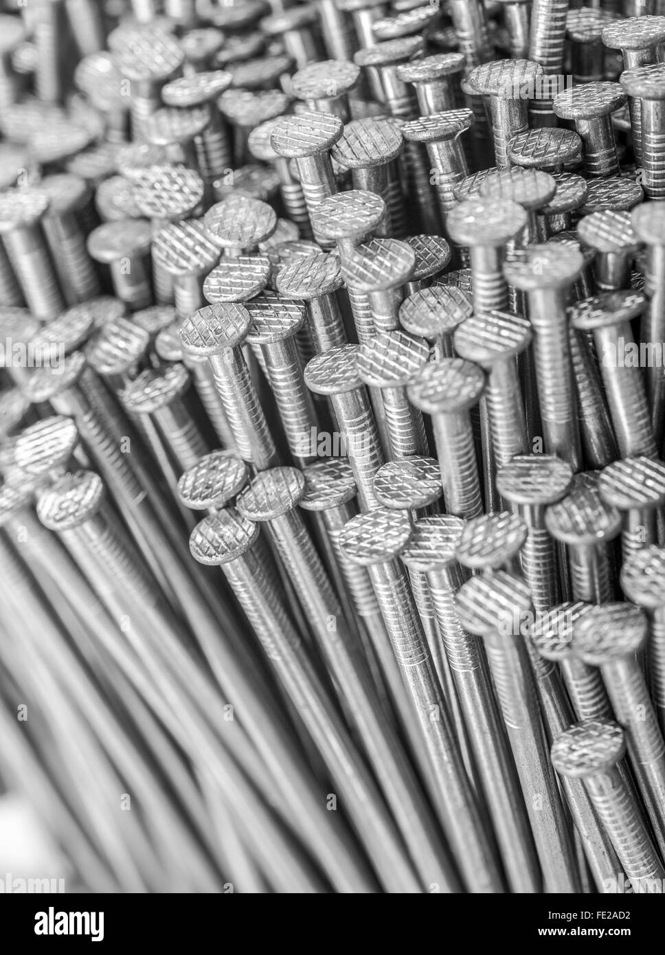 Full-Frame-Hintergrund zeigt viele metallische Nägel Stockfoto