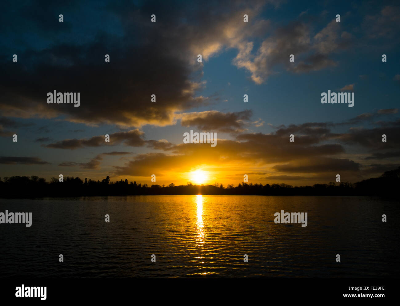 Sonnenaufgang über dem bloßen bei Ellesmere, North Shropshire, England, UK Stockfoto