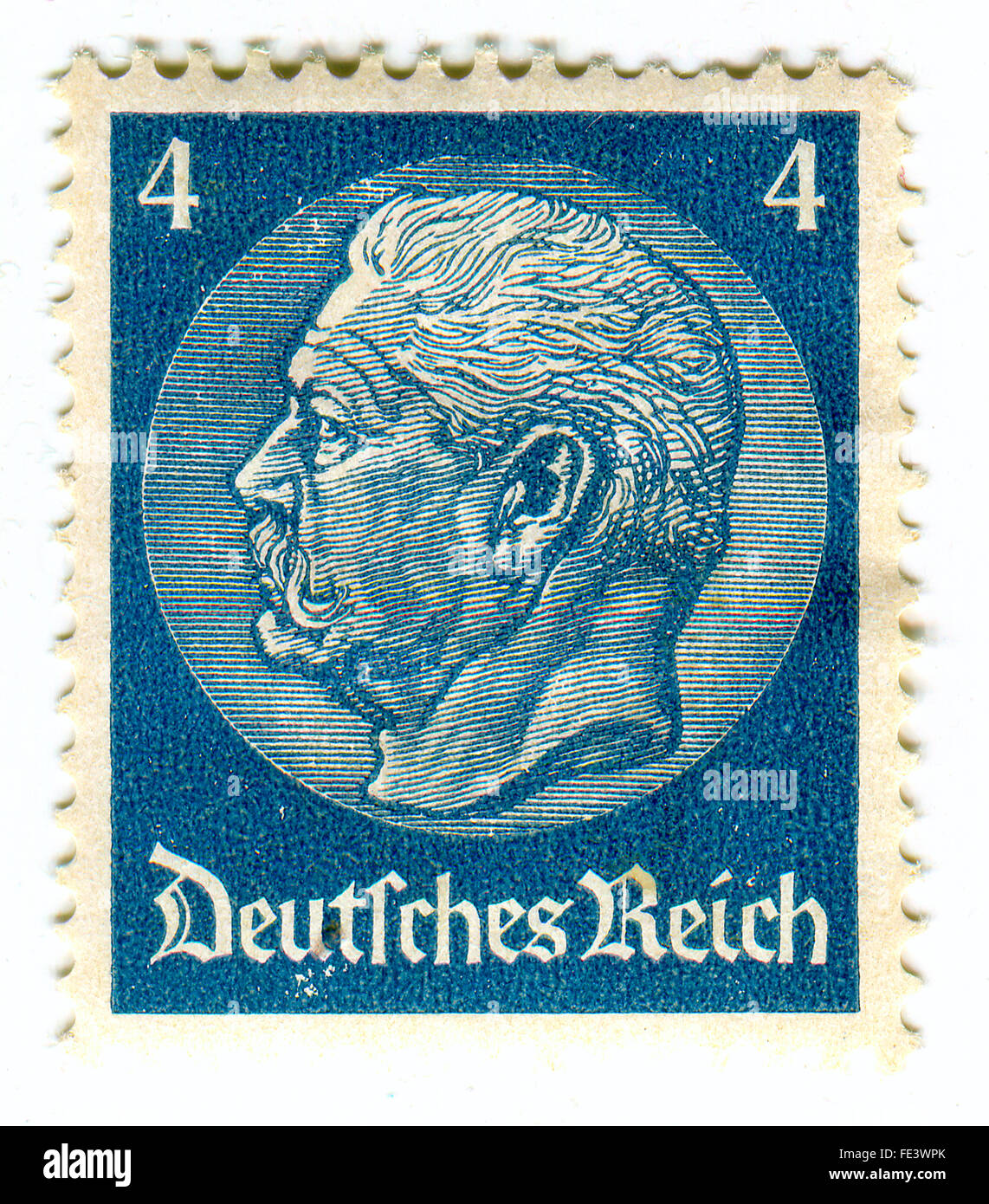 Eine Briefmarke gedruckt in Deutschland zeigt Bild von Paul Ludwig Hans Anton von Beneckendorff Und von Hindenburg. Stockfoto