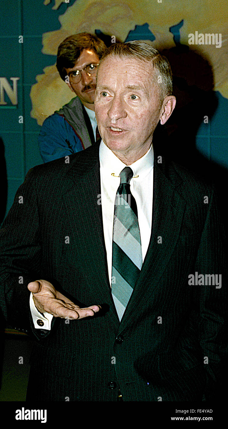 Washington, DC. USA, 26. April 1992 H.Ross Perot bei CBS Sunday Morning 'Face The Nation' Talkshow Credit: Mark Reinstein Stockfoto