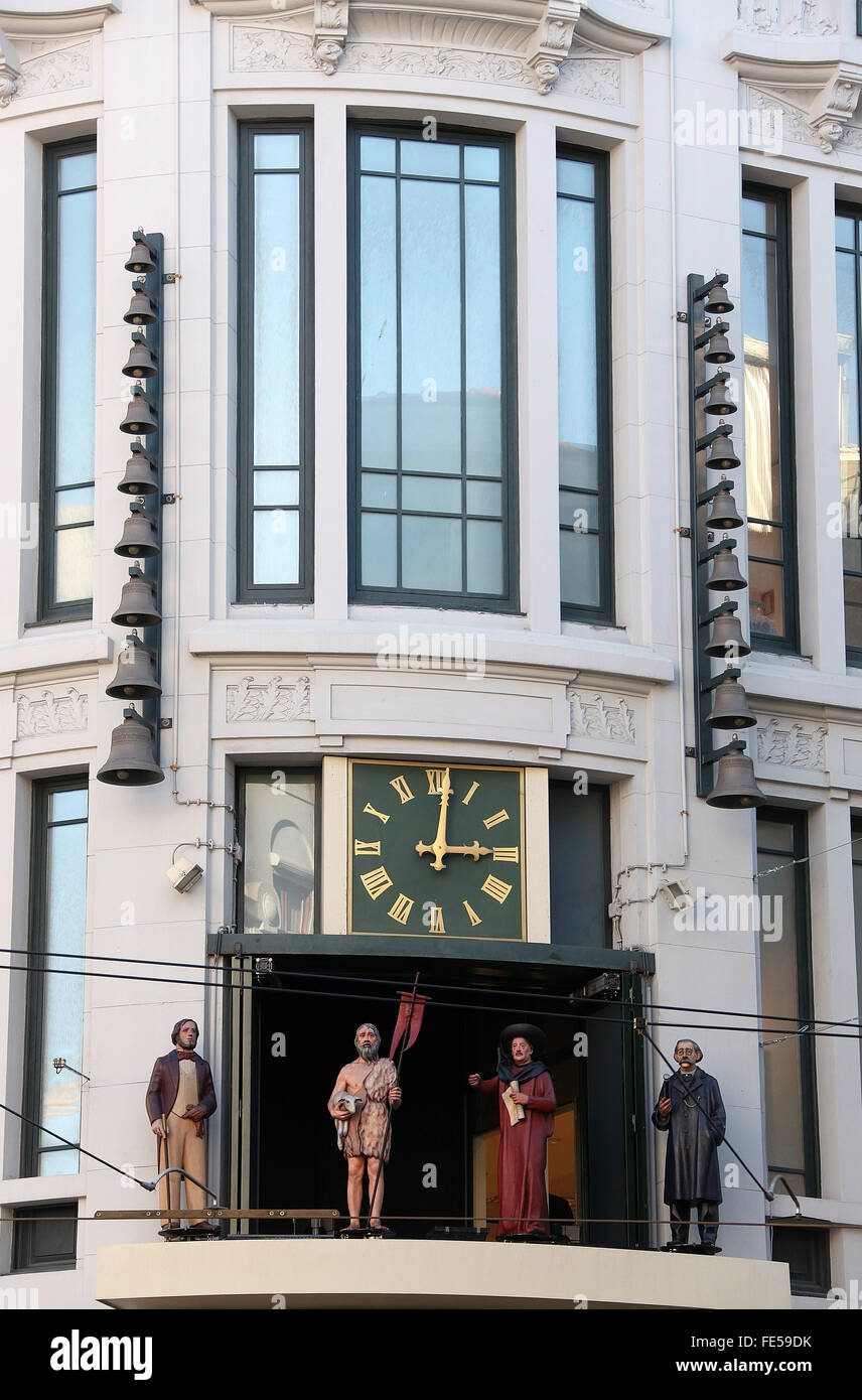 Spieluhr auf der Fnac Gebäude in der Rua de Santa Catarina in Porto Stockfoto