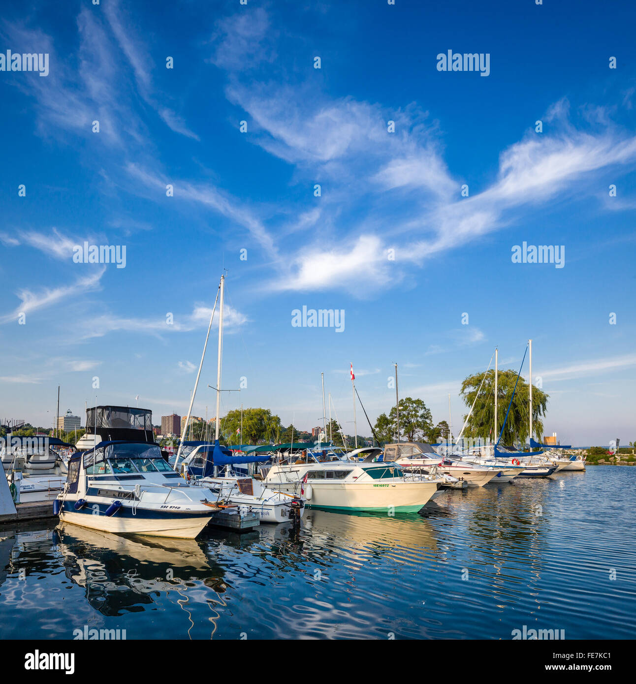 Szene Sommer mit Boote angedockt an der Marina in Barrie, Ontario. Stockfoto