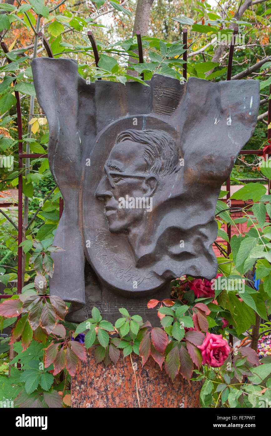 Grab des Komponisten Dmitry Borisovich Kabalevsky (1914-87) in Nowodewitschi-Friedhof, Moskau, Russland Stockfoto