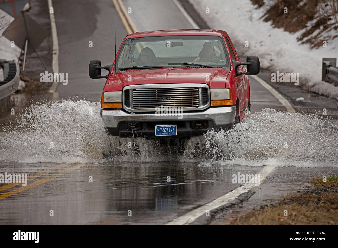 Maryland, USA. 4. Februar 2016. Hochwasser nach Schneeschmelze vom Wintersturm Jonas, Washington DC-Bereich, "Snowzilla", Januar 2016, windet sich bis zu 75 km/h, mehr als 30 Menschen getötet, bis zu 42 Zoll von Schnee, Frederick County, Maryland Credit: John Cancalosi/Alamy Live News Stockfoto