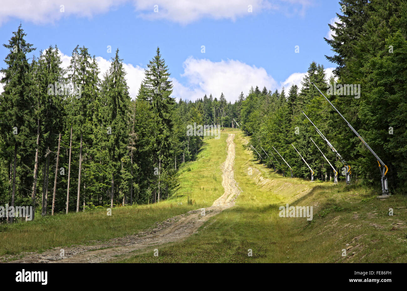 Berühmte Bukovel Skigebiet im Sommer, Karpaten, Ukraine Stockfoto