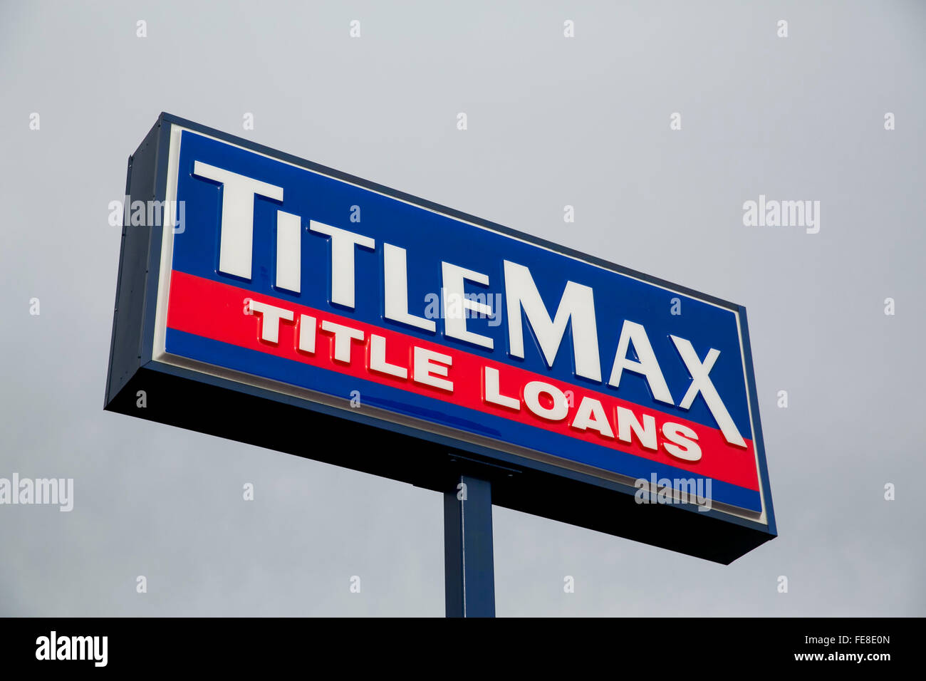 Ein Logo Zeichen außerhalb einer TitleMax Car Titel Darlehen Büro in Tysons, Virginia am 1. Januar 2016. Stockfoto