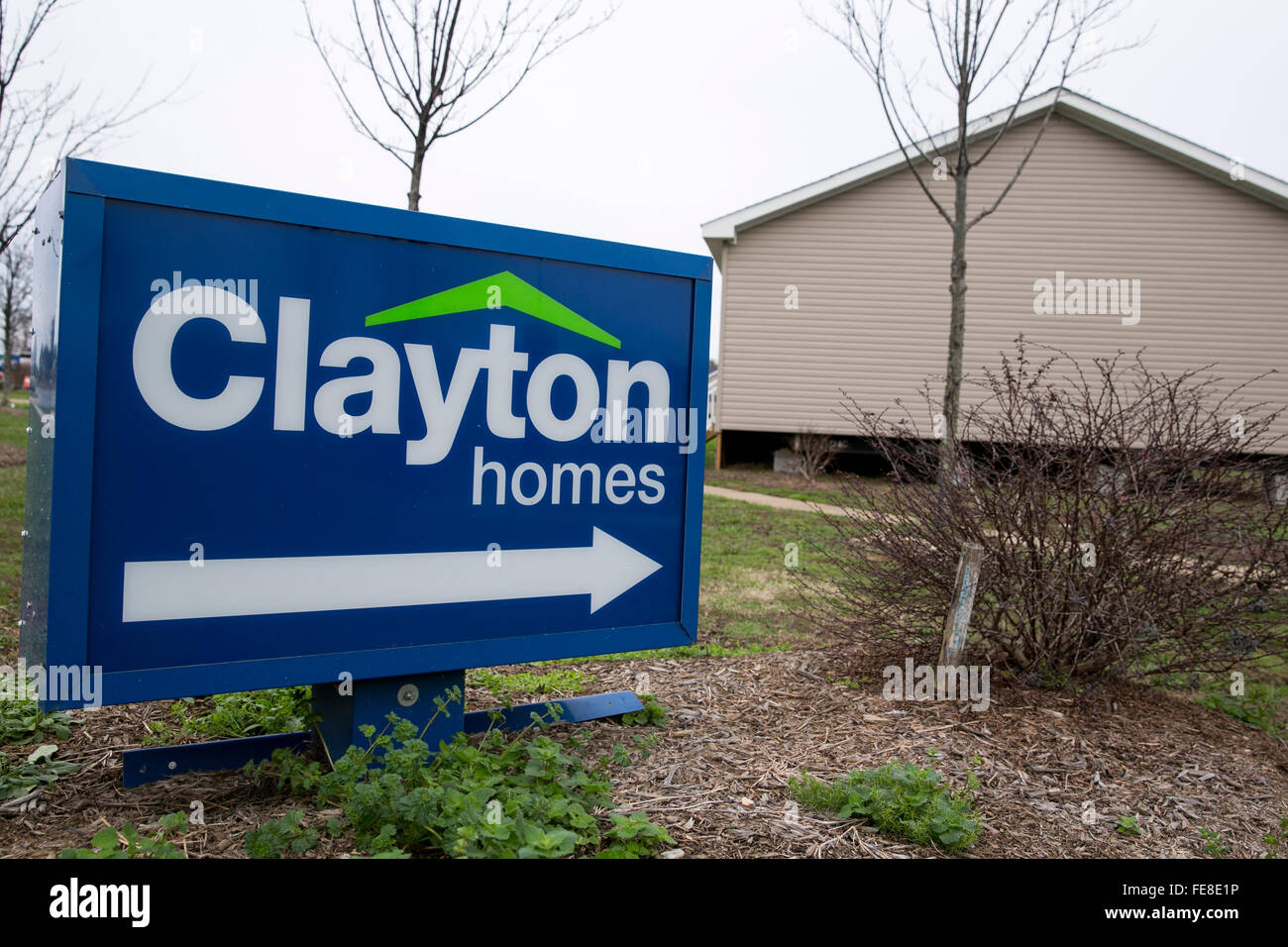 Ein Logo Zeichen außerhalb von Clayton Homes Einzelhandelsstandort in Fredericksburg, Virginia am 1. Januar 2016. Stockfoto