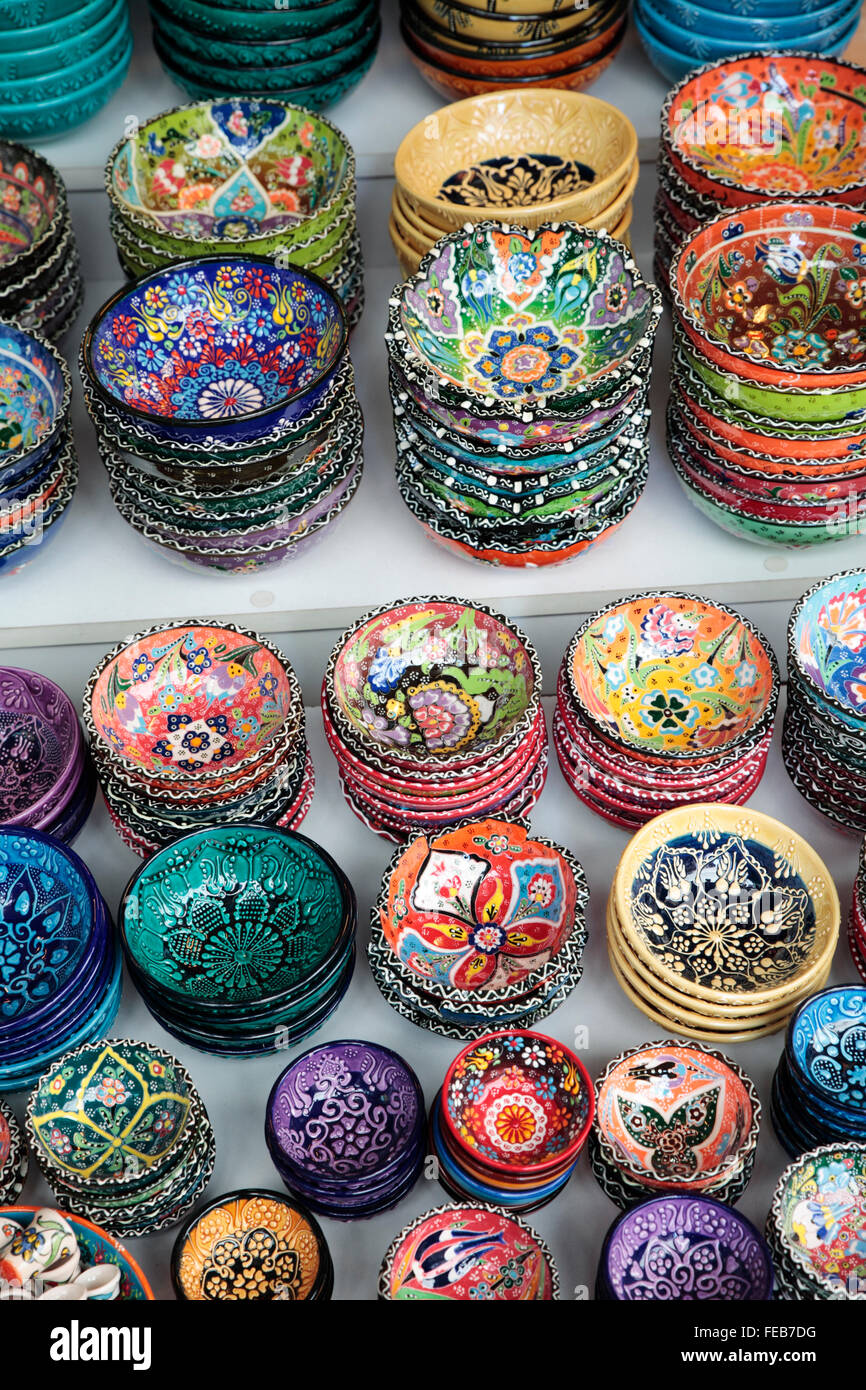 Bunte türkische Keramik Souvenirs in Istanbul, Türkei Stockfoto