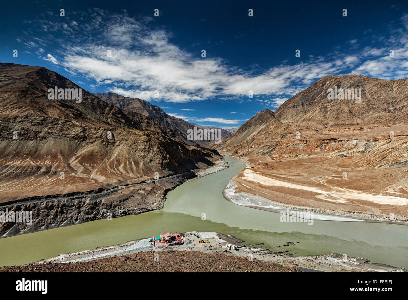 Zusammenfluss von Indus und Flüsse Zanskar, Ladakh Stockfoto