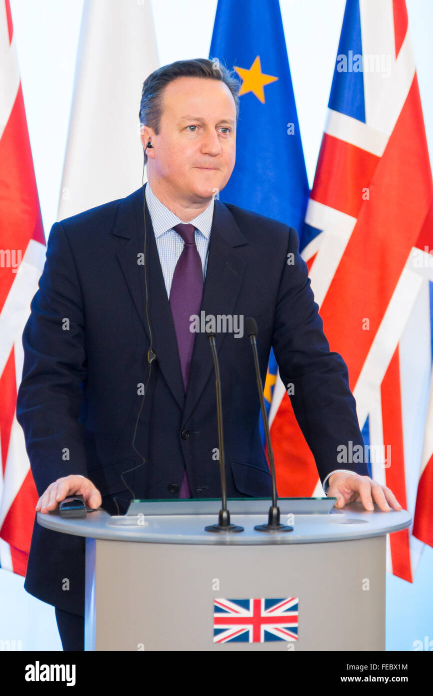 Warschau, Polen. 5. Februar 2016. Premierminister des Vereinigten Königreichs David Cameron während einer Pressekonferenz mit polnischen Ministerpräsidenten Beata Szydlo in der Kanzlei des Ministerpräsidenten Polens am 5. Februar 2016 in Warschau, Polen. Bildnachweis: MW/Alamy Live-Nachrichten Stockfoto