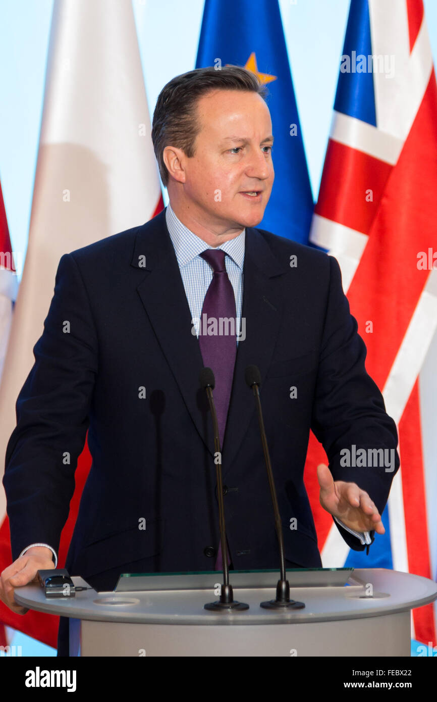 Warschau, Polen. 5. Februar 2016. Premierminister des Vereinigten Königreichs David Cameron während einer Pressekonferenz mit polnischen Ministerpräsidenten Beata Szydlo in der Kanzlei des Ministerpräsidenten Polens am 5. Februar 2016 in Warschau, Polen. Bildnachweis: MW/Alamy Live-Nachrichten Stockfoto