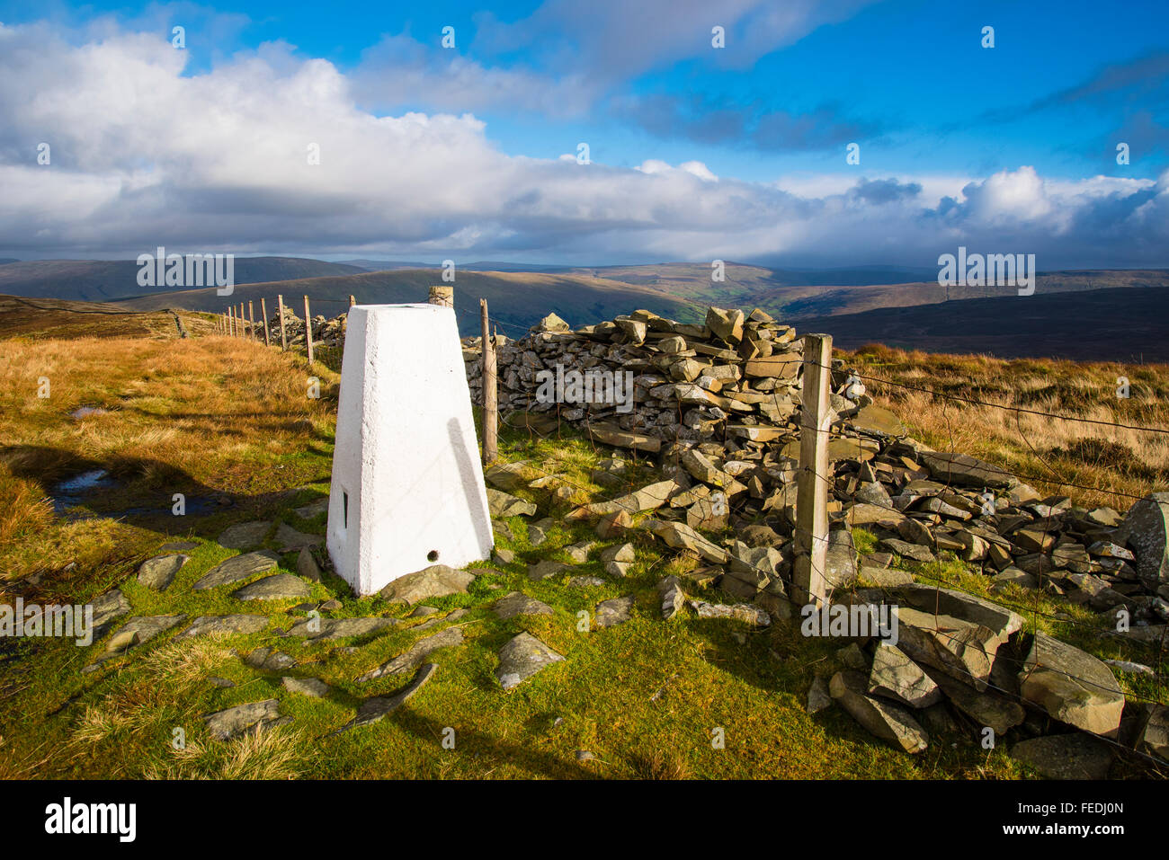 Gipfel von Middleton fiel Cumbria mit Blick auf den Yorkshire Dales Stockfoto
