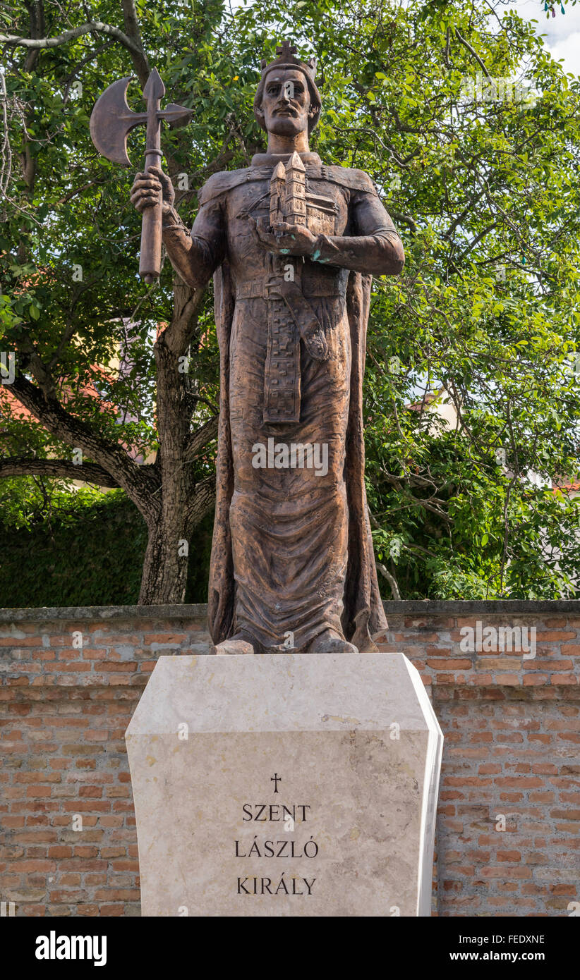 Statue von St. Ladislaus (Szent Laszlo Kiraly), König von Ungarn, im Kapitel Hill in Györ, Westtransdanubien, Ungarn Stockfoto