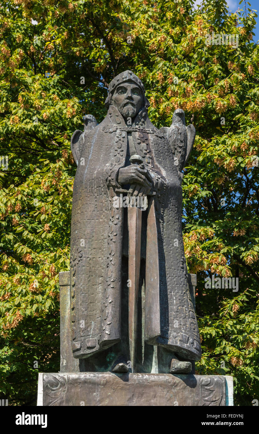 Statue von König Bela I bei Bela Kiraly ter (König Bela Square) in Szekszard, südlichen Transdanubien, Ungarn Stockfoto