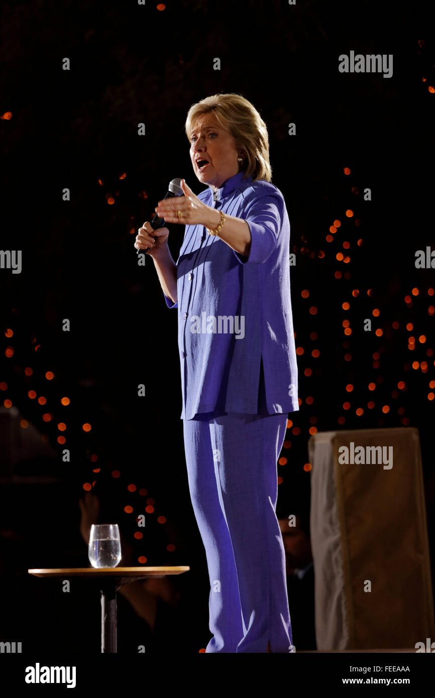 LAS VEGAS, NV - 14. Oktober 2015: Hillary Clinton, ehemaliger US-Außenminister und 2016 demokratischen Präsidentschaftskandidaten, spricht auf Hillary für Amerika Nevada Rallye, Federn erhalten Amphitheater Stockfoto