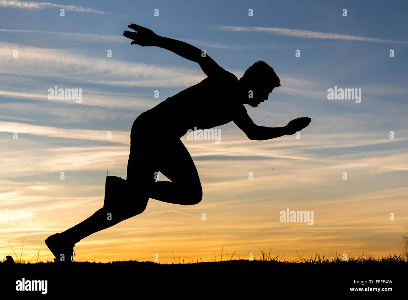Kontur, Nachthimmel, Mann sprinten, Leichtathletik Stockfoto