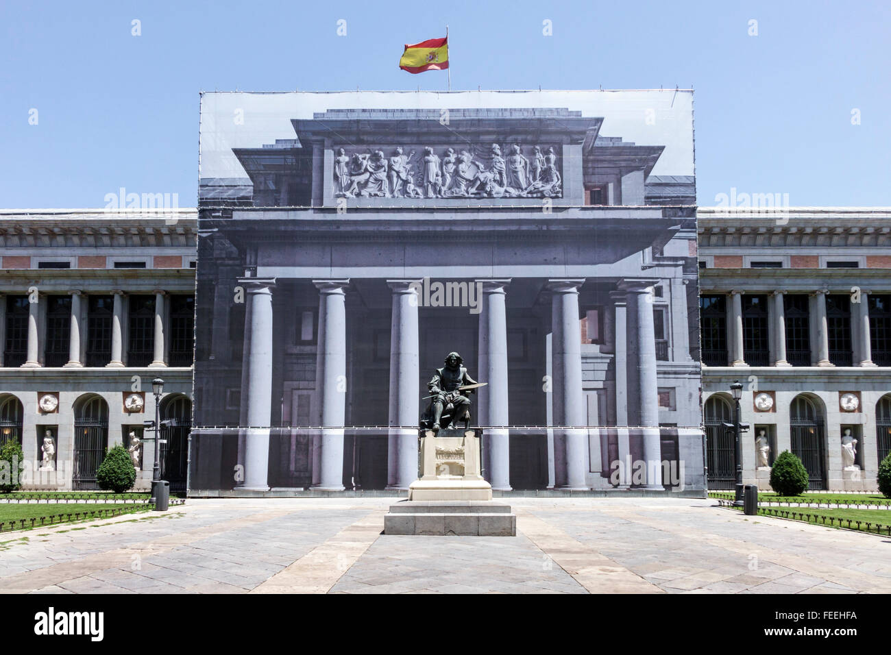 Madrid Spanien,Europa europäisch,spanisch,Centro,Retiro,Paseo del Prado,Museo del Prado,Puerta de Velazquez,Diego Velazquez,Haupteingang,Skulptur,1899,an Stockfoto
