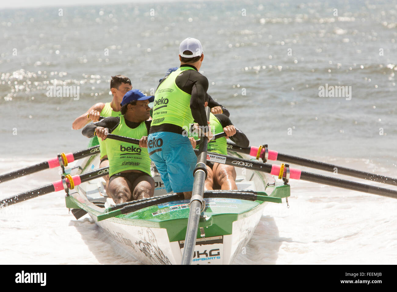 Sydney, Australien. 6. Februar 2016. Ozean Thunder statt eine im Fernsehen übertragenen Professional Surfen Boot Rennveranstaltung auf Collaroy Beach, Sydney, mit Elite Herren und Damen Surf Boots-Serie. Bildnachweis: model10/Alamy Live-Nachrichten Stockfoto