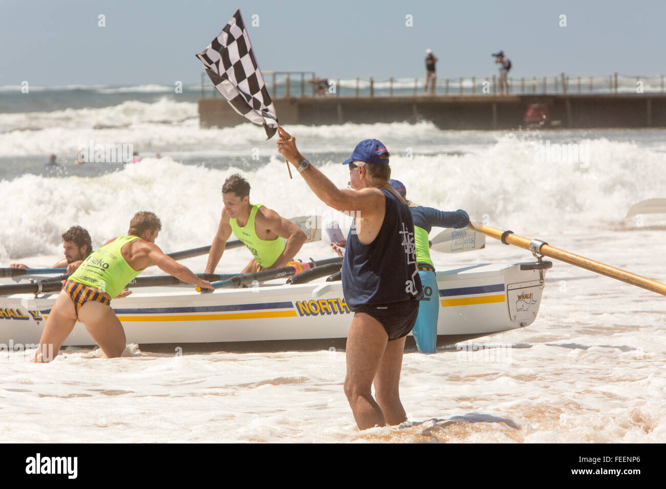 Sydney, Australien. 6. Februar 2016. Ozean Thunder statt eine im Fernsehen übertragenen Professional Surfen Boot Rennveranstaltung auf Collaroy Beach, Sydney, mit Elite Herren und Damen Surf Boots-Serie. Bildnachweis: model10/Alamy Live-Nachrichten Stockfoto