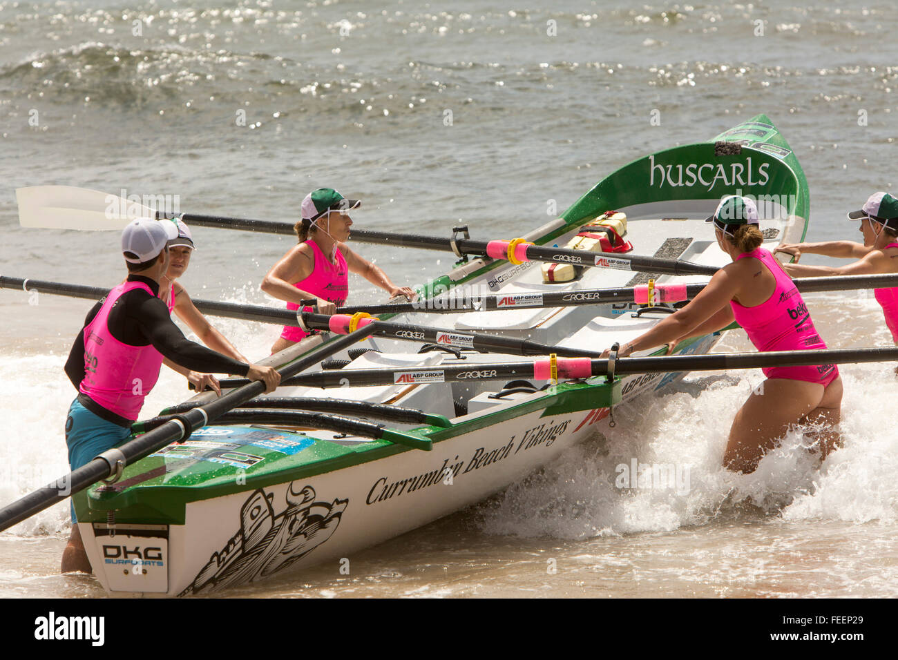 Sydney, Australien. 6. Februar 2016. Ozean Thunder statt eine im Fernsehen übertragenen Professional Surfen Boot Rennveranstaltung auf Collaroy Beach, Sydney, mit Elite Herren und Damen Surf Boots-Serie. Bildnachweis: model10/Alamy Live-Nachrichten Stockfoto