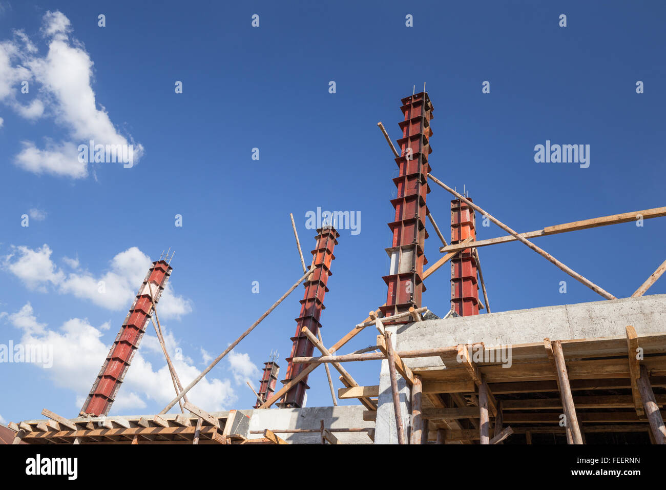 Betonpfeiler Form für den Hausbau auf Baustelle Stockfoto