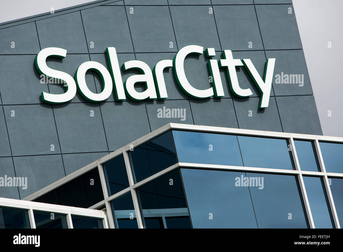 Ein Logo Zeichen außerhalb einer Einrichtung von SolarCity in Fremont, Kalifornien am 23. Januar 2016 besetzt. Stockfoto