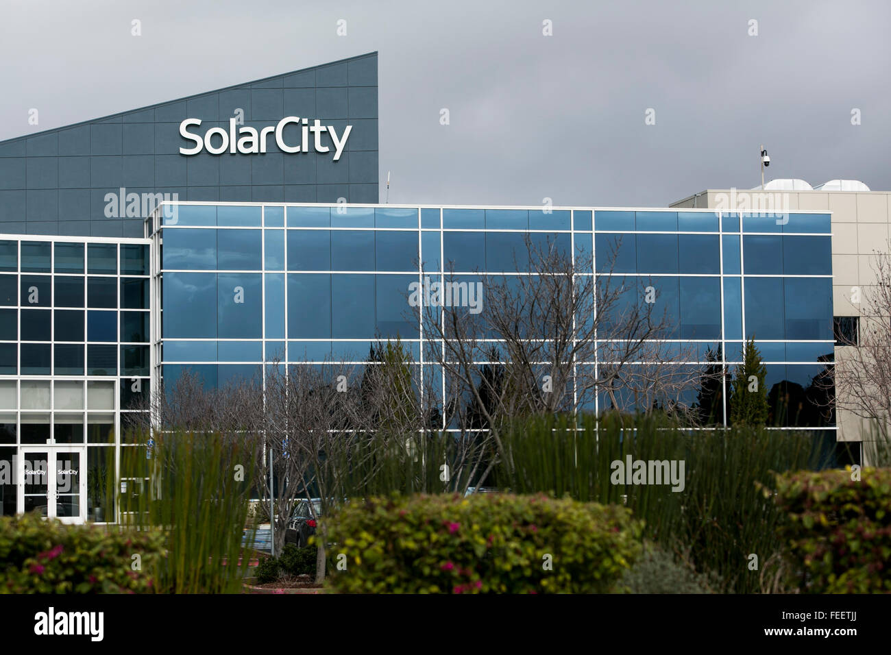 Ein Logo Zeichen außerhalb einer Einrichtung von SolarCity in Fremont, Kalifornien am 23. Januar 2016 besetzt. Stockfoto