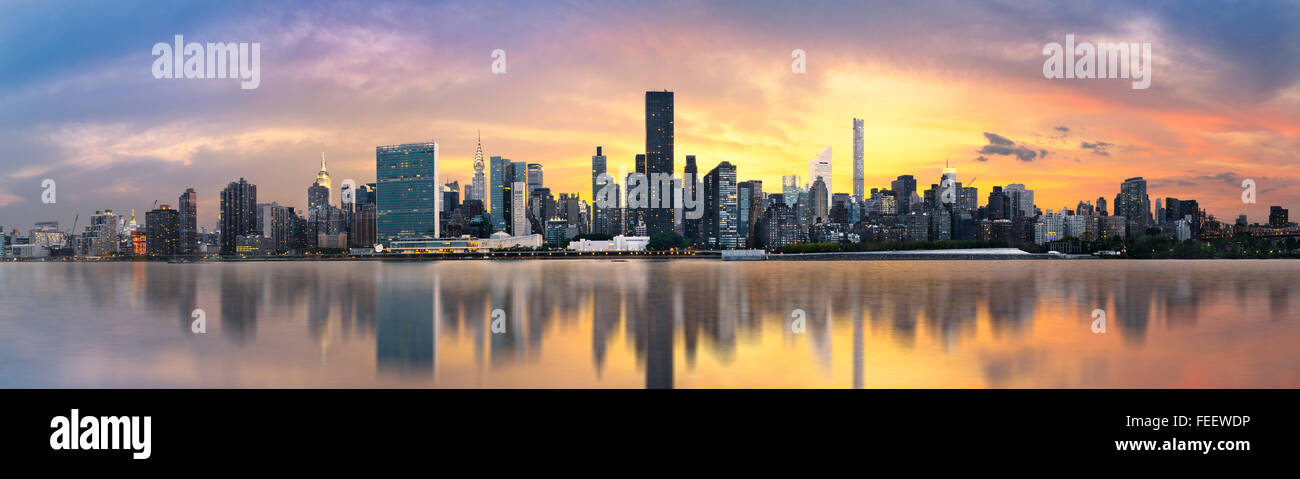 Lower Manhattan Skyline. Riesige Panorama USA Stockfoto