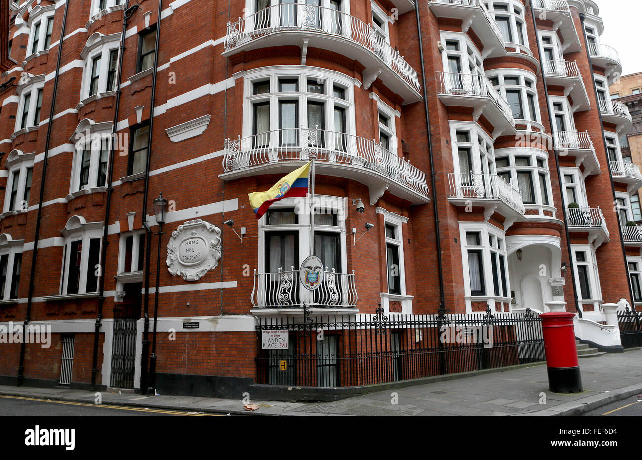 London, UK. 6. Februar 2016. Foto aufgenommen am 6. Februar 2016 zeigt der Botschaft von Ecuador in London, wo Julian Assange Zuflucht genommen hat. Großbritannien am Freitag wies einer UN-Arbeitsgruppe Entscheidung welche fordert ein Ende der "willkürliche Inhaftierung" von WikiLeaks-Gründer Julian Assange. © Han Yan/Xinhua/Alamy Live-Nachrichten Stockfoto