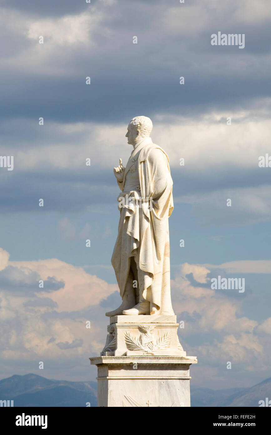 Corfu Town, Korfu, Ionische Inseln, Griechenland. Statue von Ioannis Kapodistrias, korfiotische Gründer des modernen Griechenlands. Stockfoto
