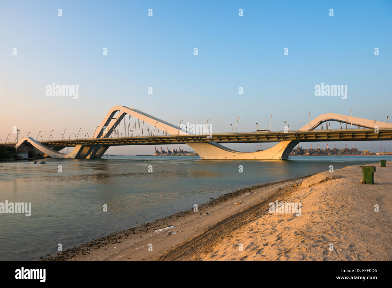 Sheikh-Zayed-Brücke, Abu Dhabi, Vereinigte Arabische Emirate Stockfoto