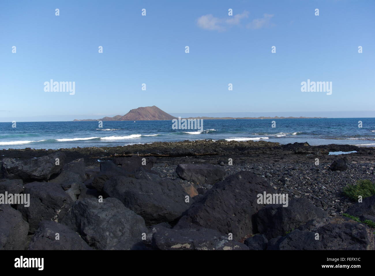 Insel Los Lobos gesehen von Corralejo, Fuerteventura, Kanarische Inseln Stockfoto