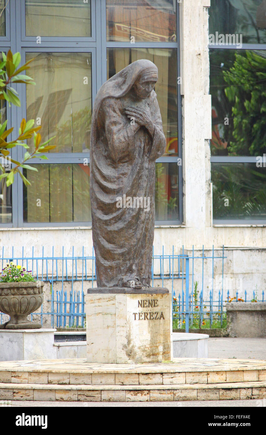 Das Denkmal der Mutter Teresa von Kalkutta (Nene Tereze) in Stadt Shkoder, Albanien Stockfoto
