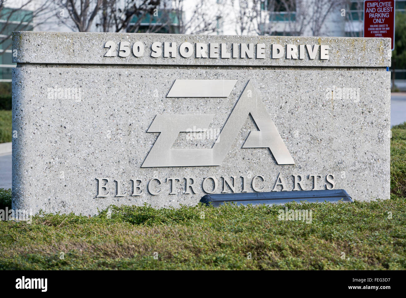 Ein Logo-Zeichen außerhalb der Hauptsitz von Electronic Arts in Redwood City, Kalifornien am 24. Januar 2016 Stockfoto
