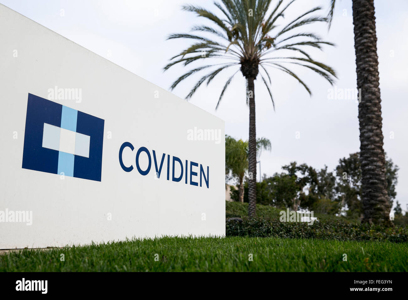 Ein Logo Zeichen außerhalb einer Einrichtung von Covidien in Carlsbad, Kalifornien am 30. Januar 2016 besetzt. Stockfoto