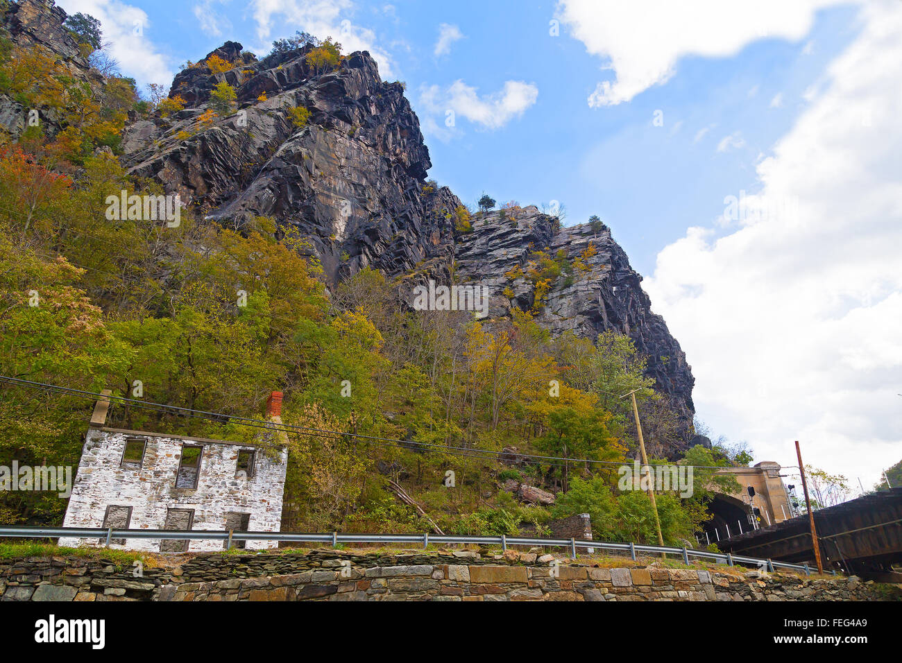 Harpers Ferry Eisenbahntunnel und Appalachian Berge, West Virginia, USA. Stockfoto